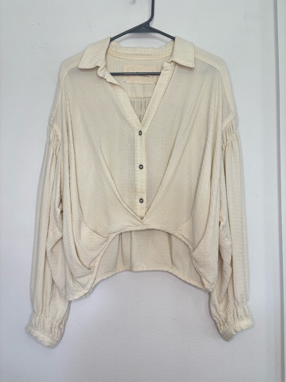 WE THE FREE CREAM DROP SHOULDER BUTTON FRONT SLOUCHY BLOUSE SZ XS